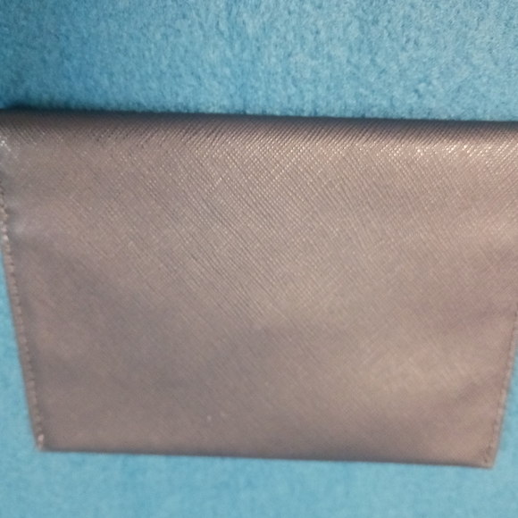 GUC Michael Kors Cardholder - Picture 4 of 8